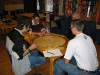 Crokinole oli mys suosittu. Mutta niinhn se aina. 